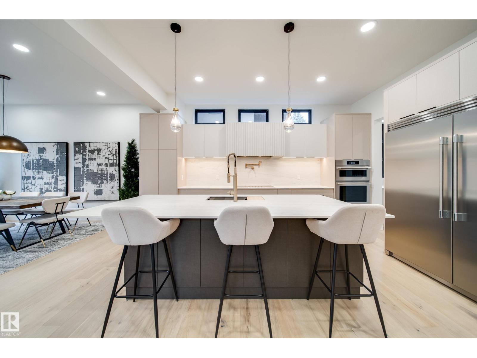 Photo 10 of 40 A Valleyview Cr Nw, Edmonton AB
