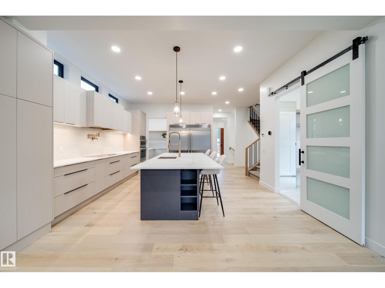 Photo 13 of 40 A Valleyview Cr Nw, Edmonton AB