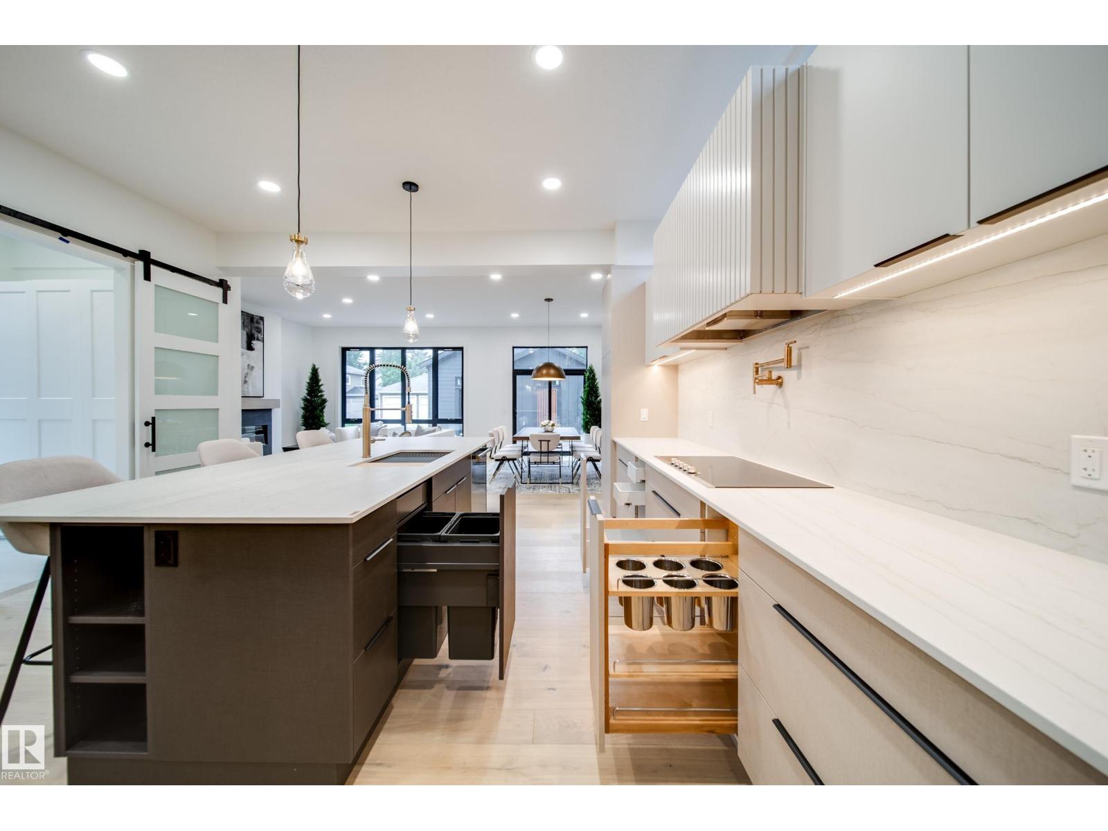 Photo 18 of 40 A Valleyview Cr Nw, Edmonton AB