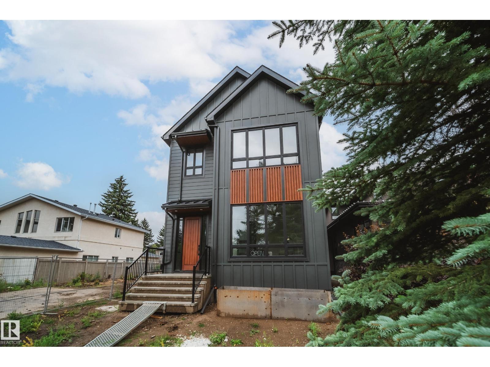 Photo 3 of 40 A Valleyview Cr Nw, Edmonton AB