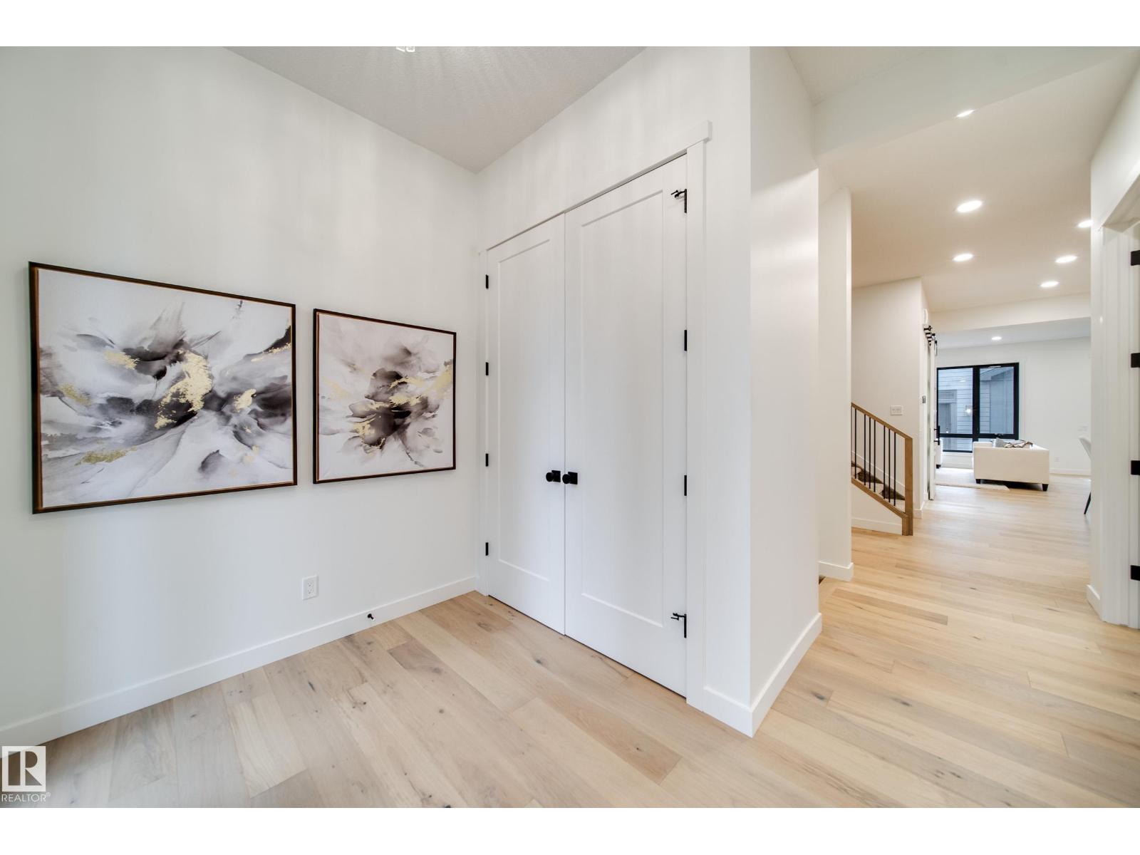 Photo 5 of 40 A Valleyview Cr Nw, Edmonton AB