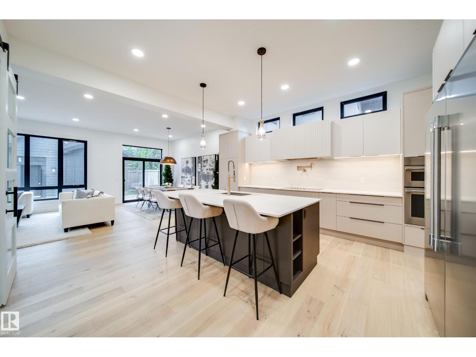 Photo 11 of 40 A Valleyview Cr Nw, Edmonton AB