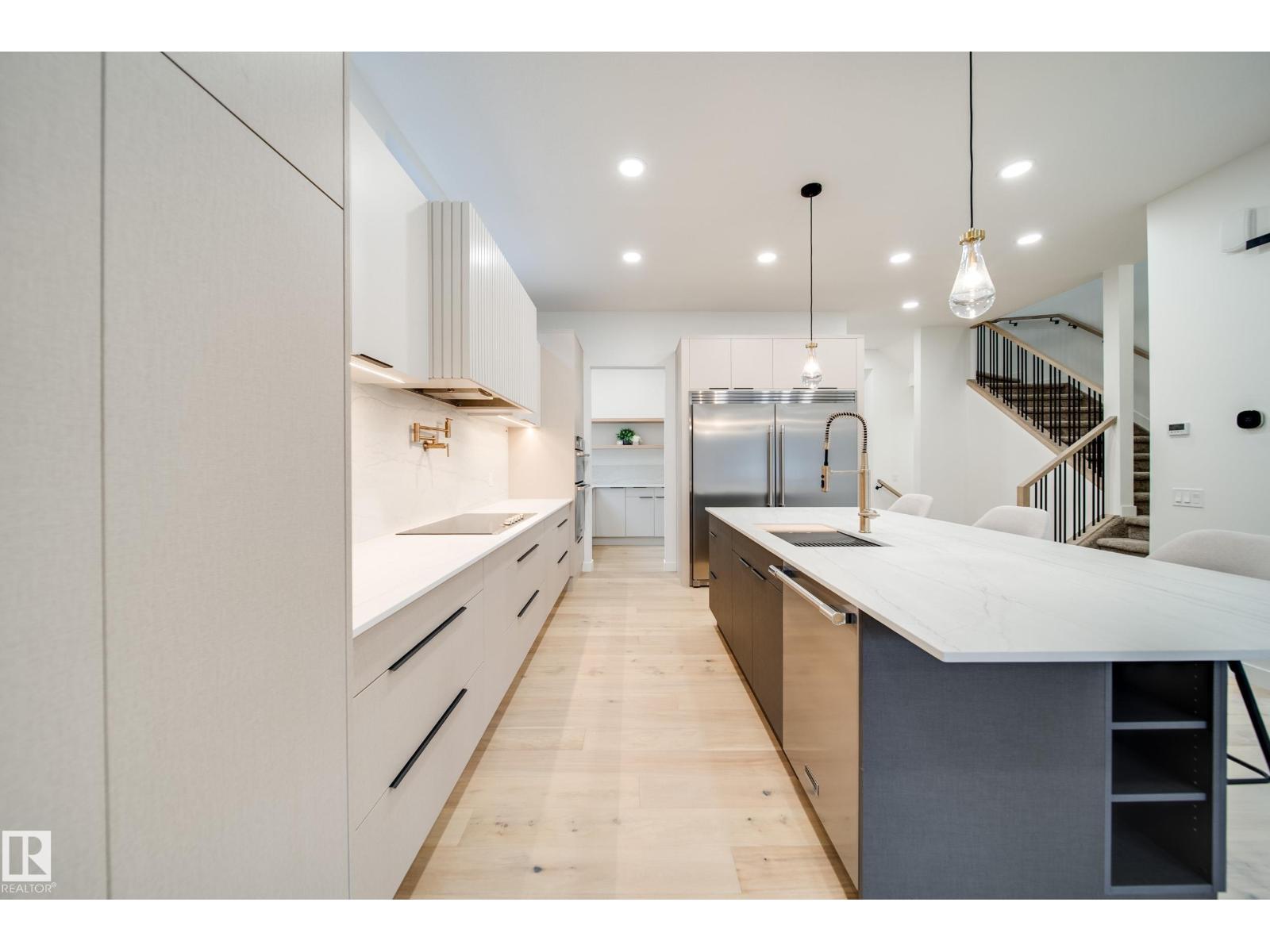 Photo 14 of 40 A Valleyview Cr Nw, Edmonton AB