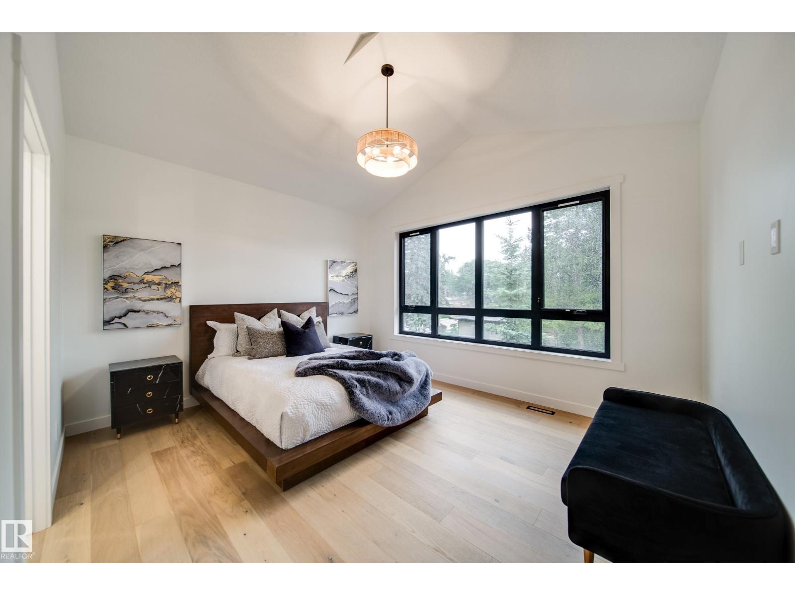 Photo 32 of 40 A Valleyview Cr Nw, Edmonton AB
