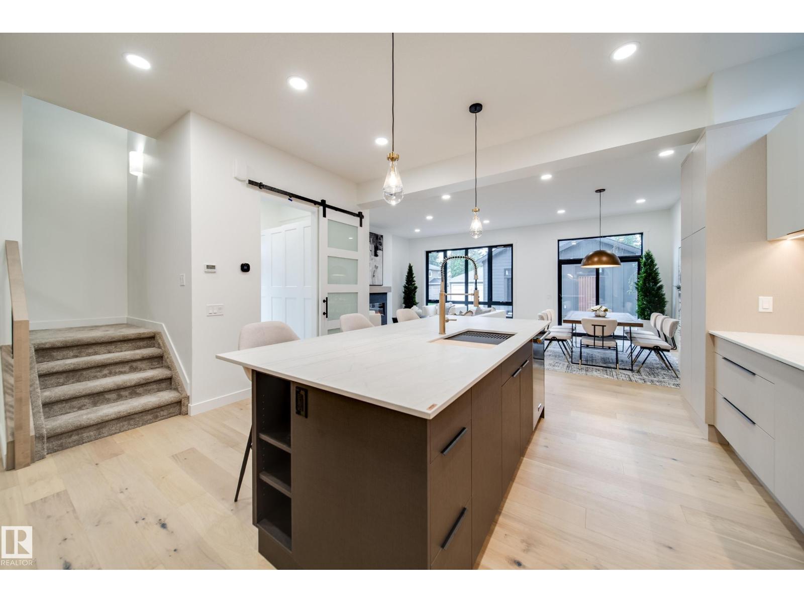 Photo 19 of 40 A Valleyview Cr Nw, Edmonton AB
