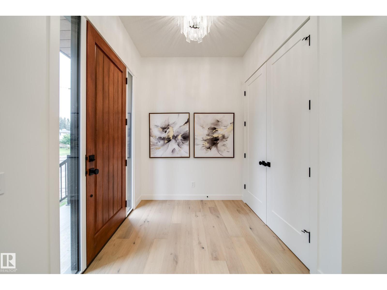 Photo 4 of 40 A Valleyview Cr Nw, Edmonton AB