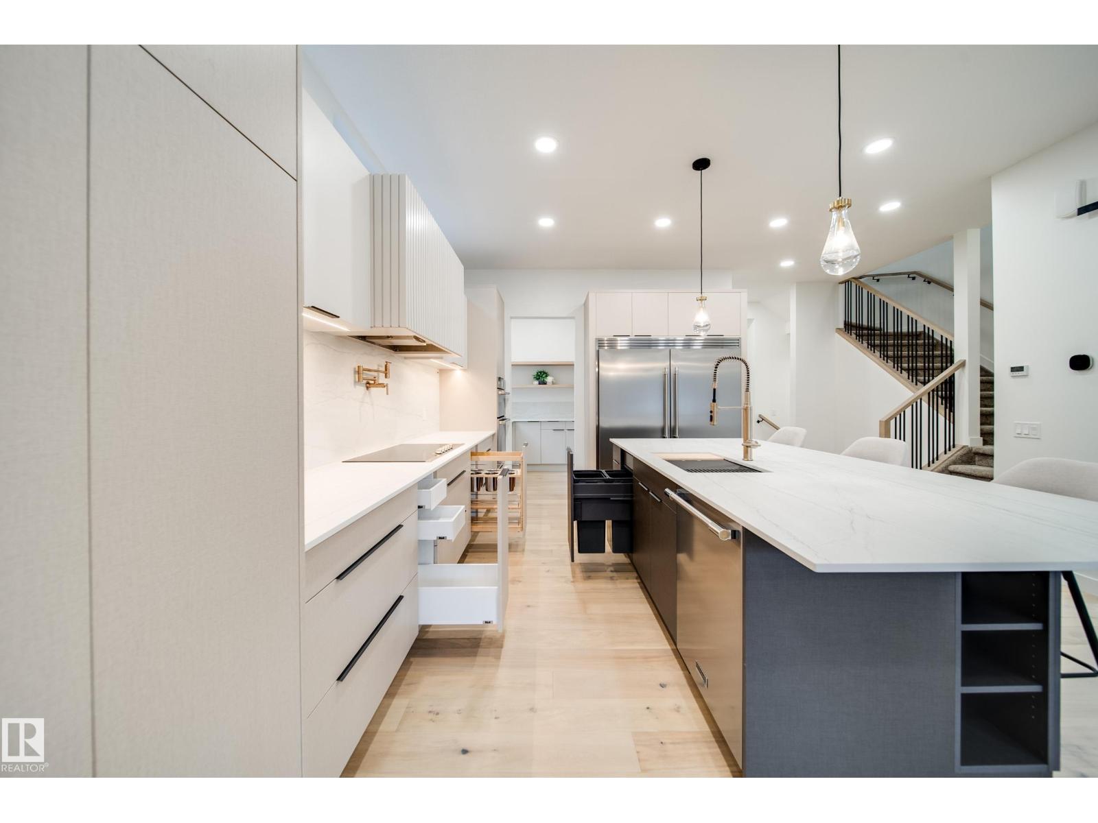 Photo 15 of 40 A Valleyview Cr Nw, Edmonton AB