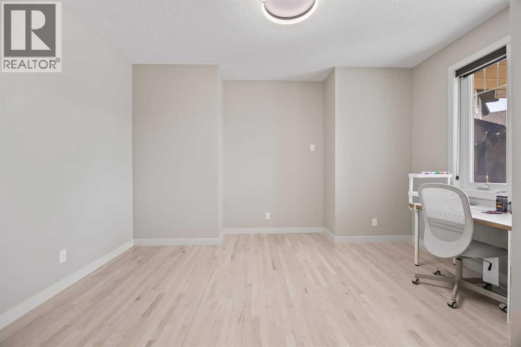 Single Family House for Sale in  Evansfield Place NW Evanston Calgary 