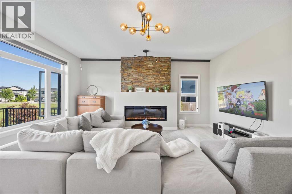 Single Family House for Sale in  Evansfield Place NW Evanston Calgary 