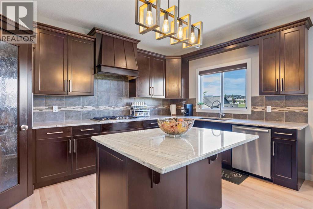 Single Family House for Sale in  Evansfield Place NW Evanston Calgary 