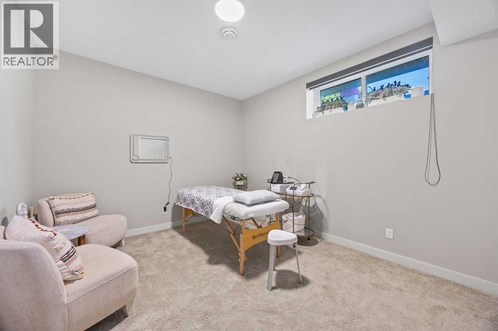 Single Family House for Sale in  Evansfield Place NW Evanston Calgary 