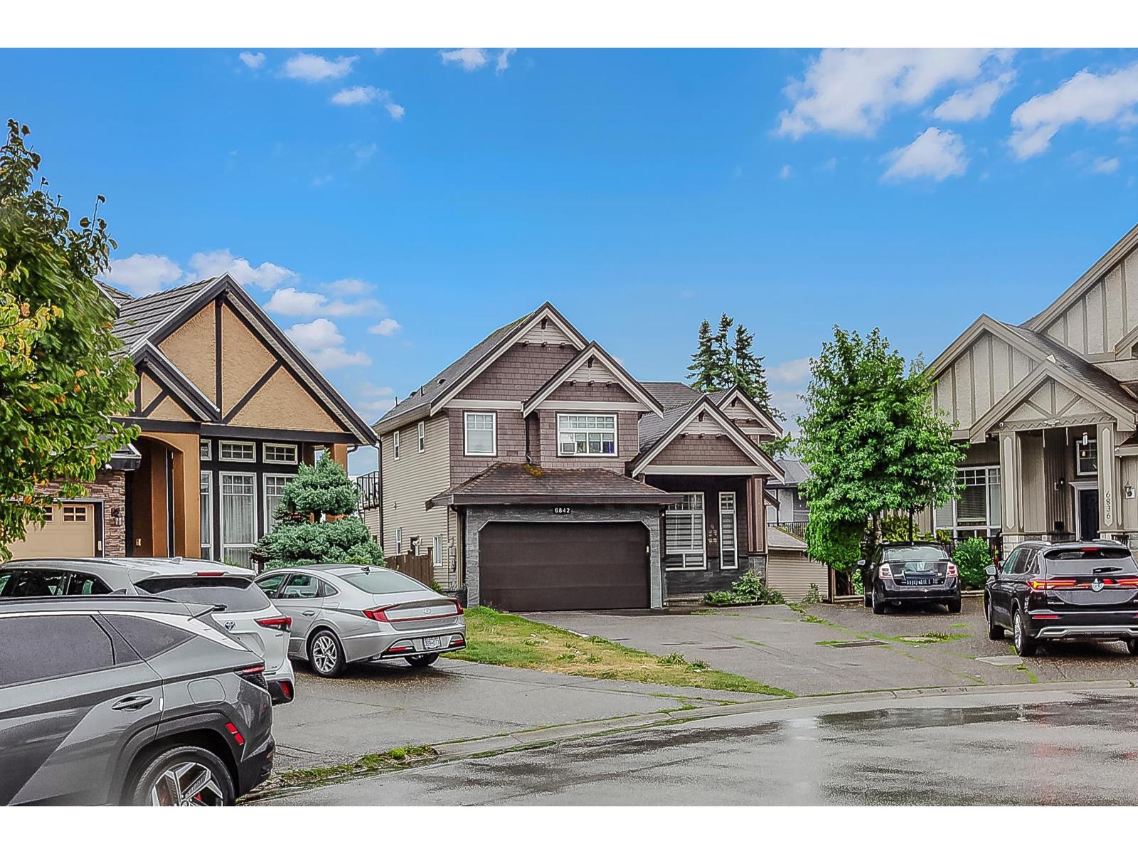 Photo 3 of 6842 131 Street, Surrey BC