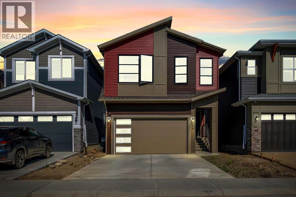154 Silver Spruce Grove SW, Calgary, Alberta