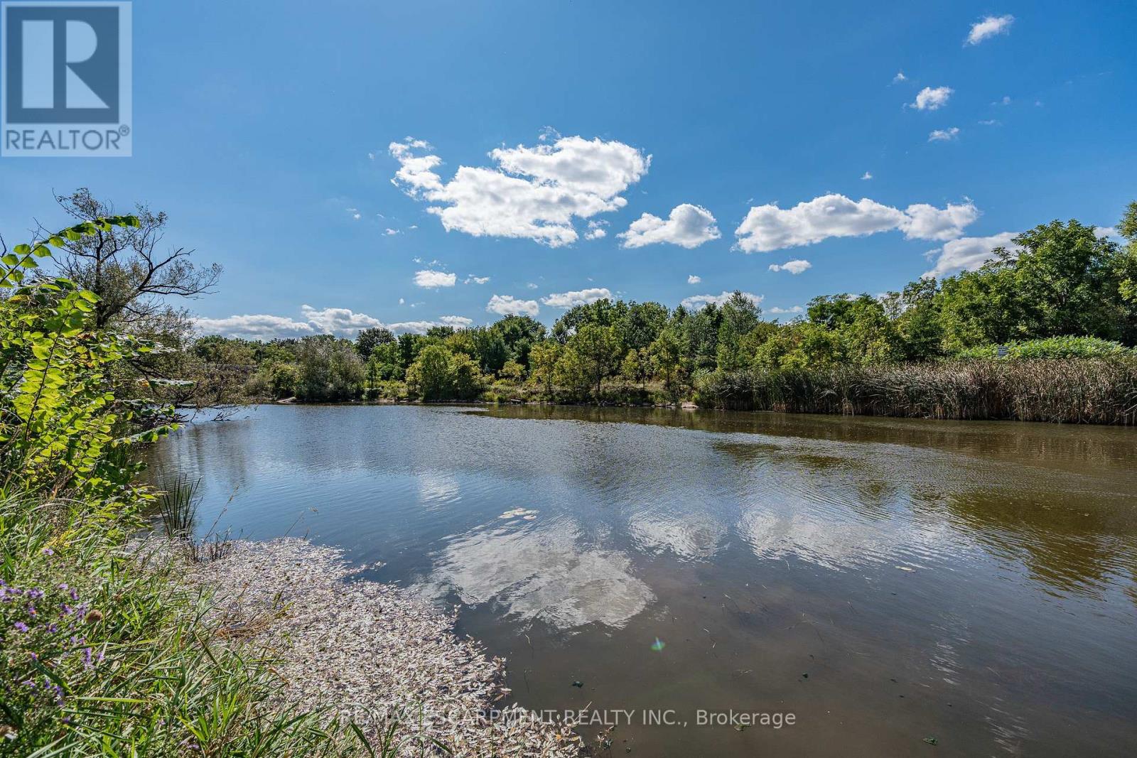 Photo 30 of 805 2511 Lakeshore Road W, Burlington ON