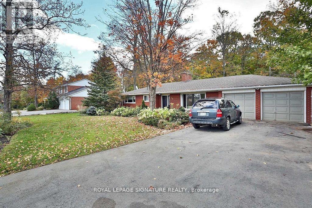 Photo 1 of Lower 38 Burnhamthorpe Road W, Oakville ON