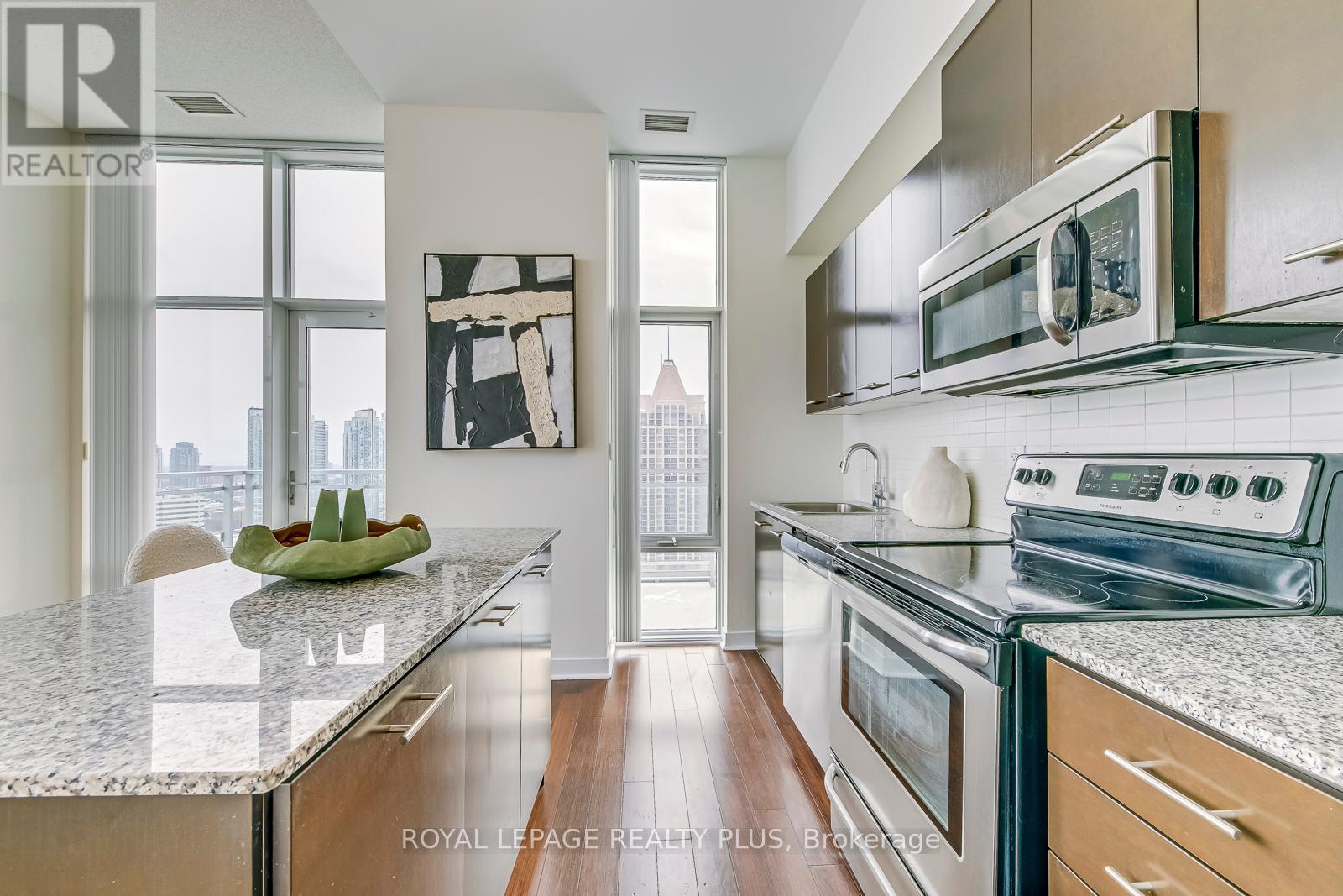 Photo 13 of 2202 365 Prince Of Wales Drive, Mississauga ON