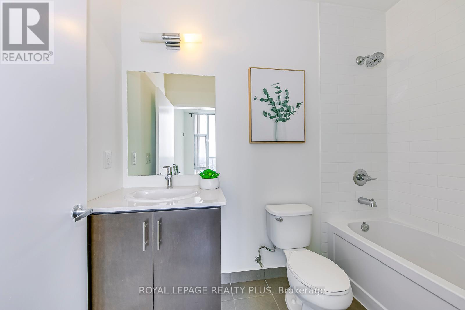 Photo 25 of 2202 365 Prince Of Wales Drive, Mississauga ON