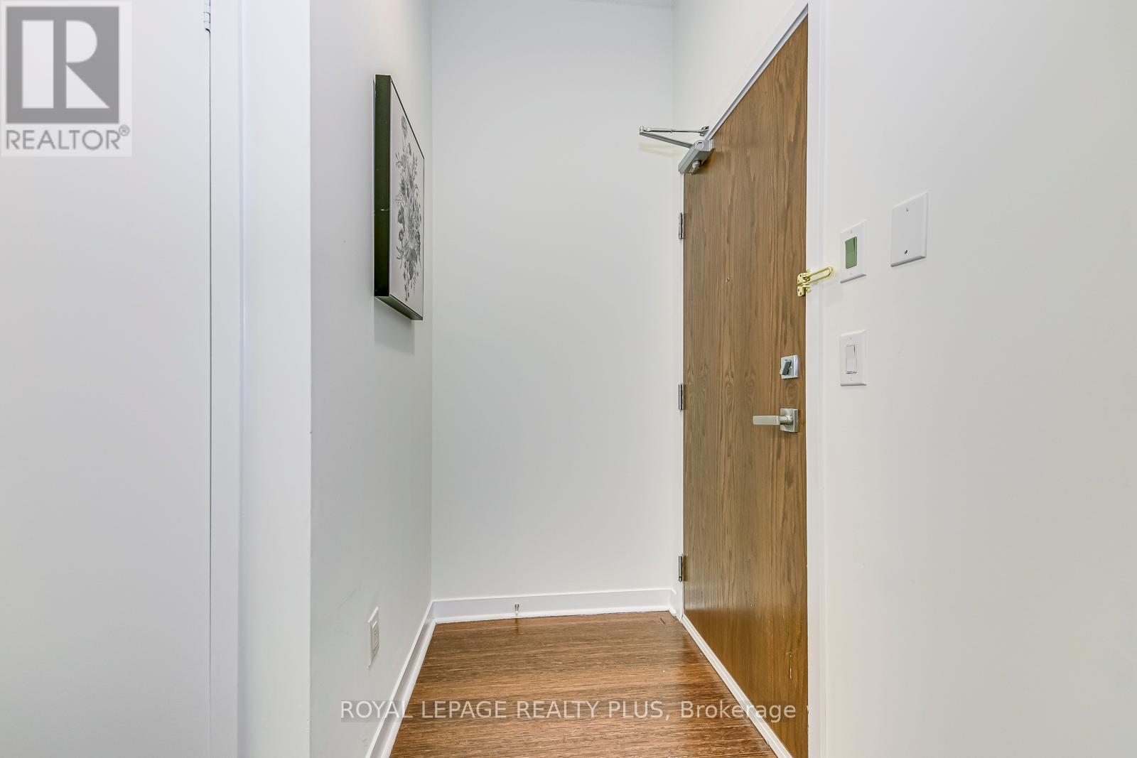 Photo 6 of 2202 365 Prince Of Wales Drive, Mississauga ON