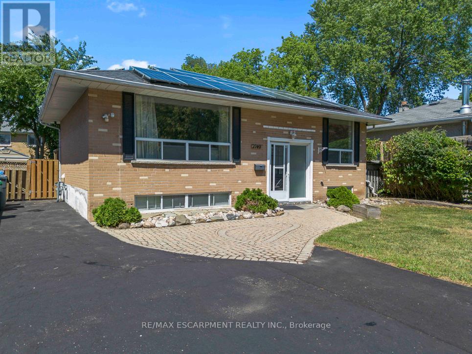 Photo 1 of 2749 Truscott Drive, Mississauga ON