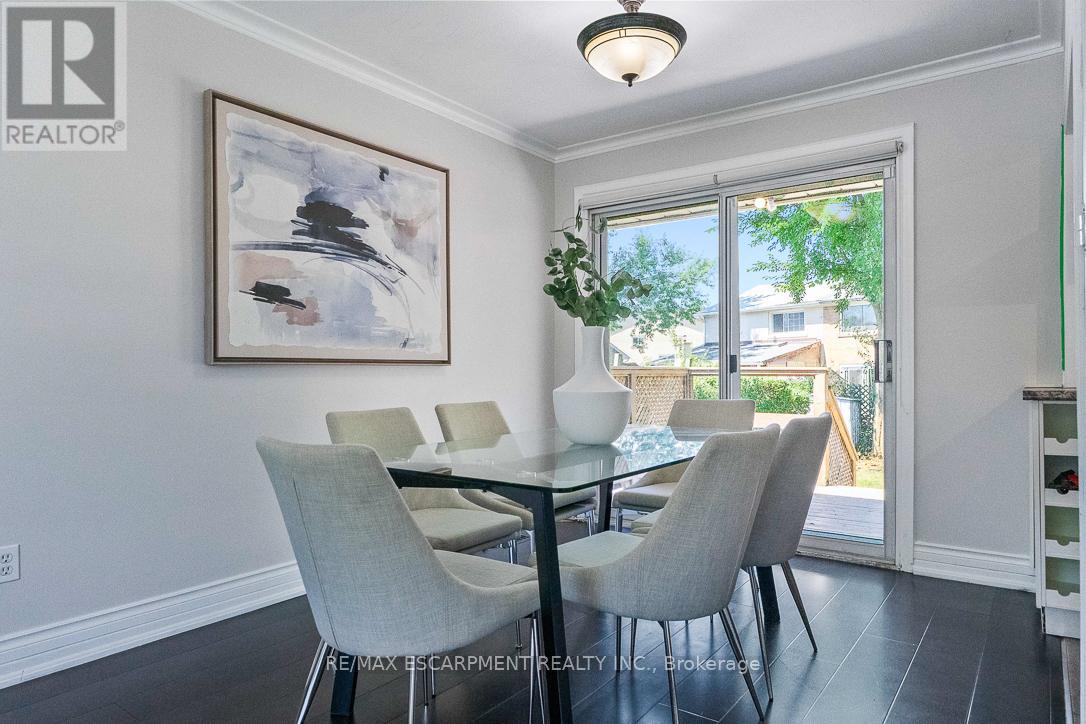 Photo 11 of 2749 Truscott Drive, Mississauga ON