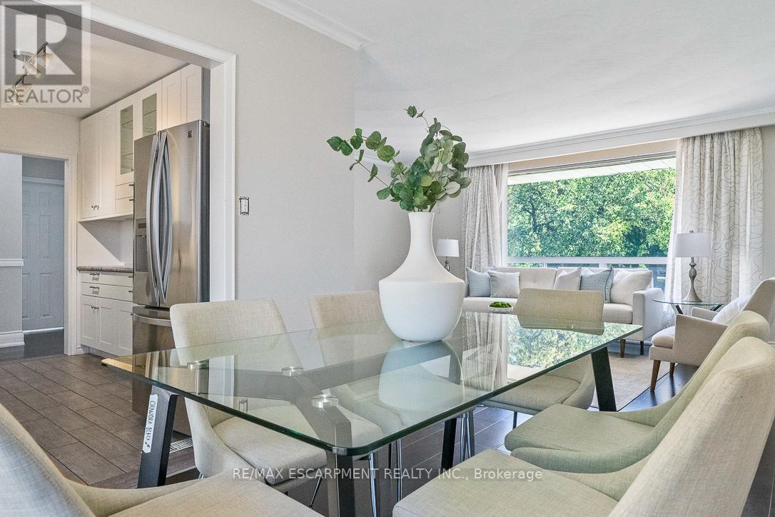 Photo 12 of 2749 Truscott Drive, Mississauga ON