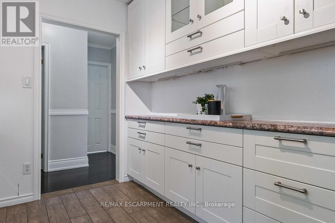 Photo 14 of 2749 Truscott Drive, Mississauga ON
