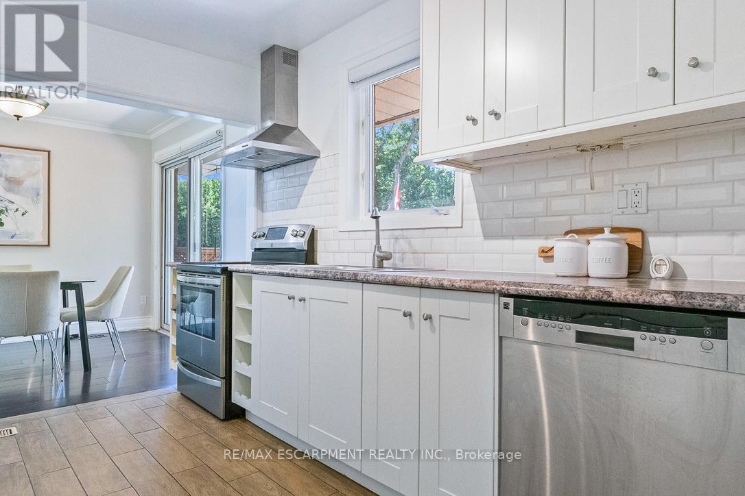Photo 15 of 2749 Truscott Drive, Mississauga ON