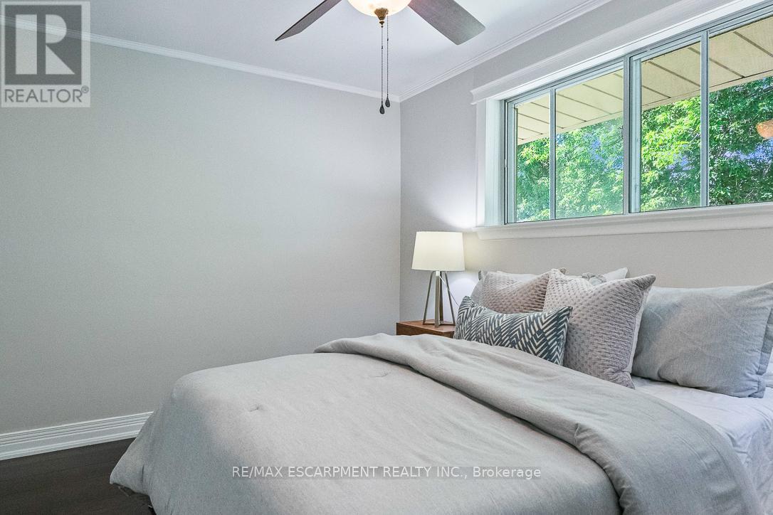 Photo 19 of 2749 Truscott Drive, Mississauga ON