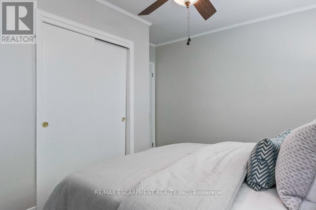 Photo 20 of 2749 Truscott Drive, Mississauga ON