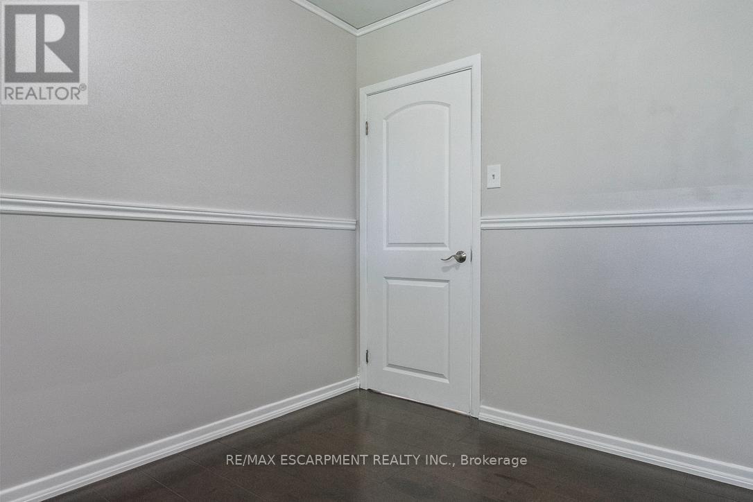 Photo 23 of 2749 Truscott Drive, Mississauga ON