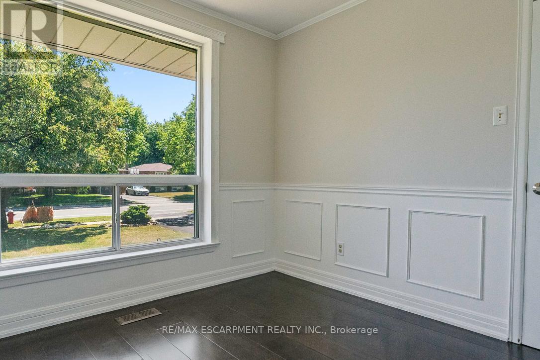 Photo 25 of 2749 Truscott Drive, Mississauga ON