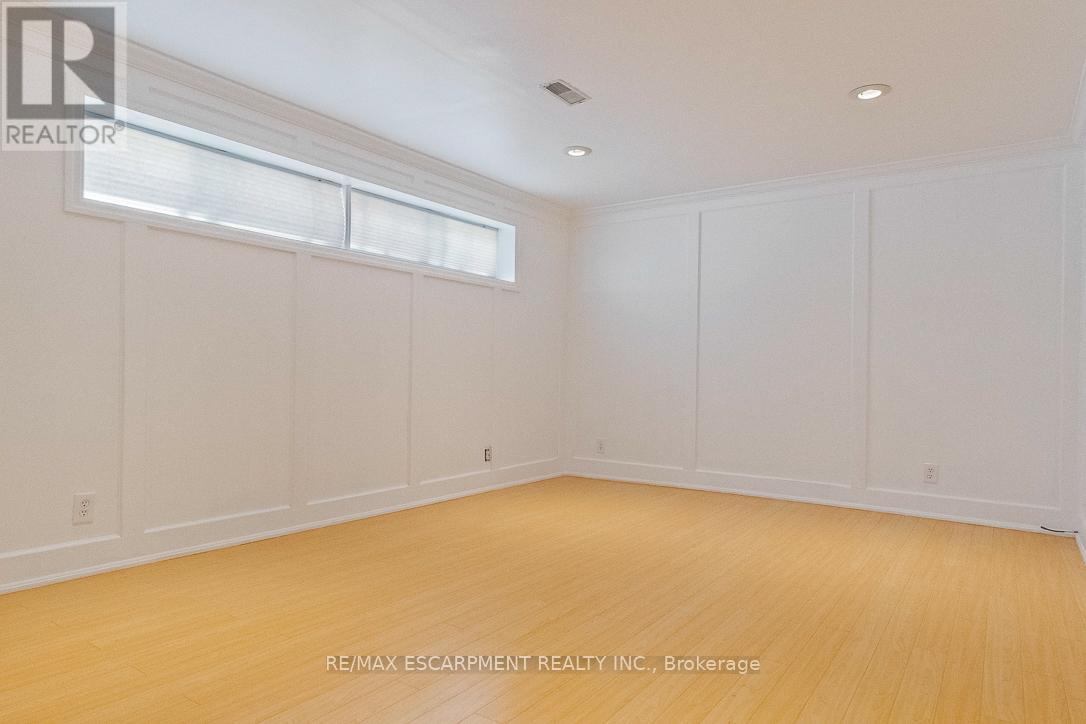 Photo 30 of 2749 Truscott Drive, Mississauga ON