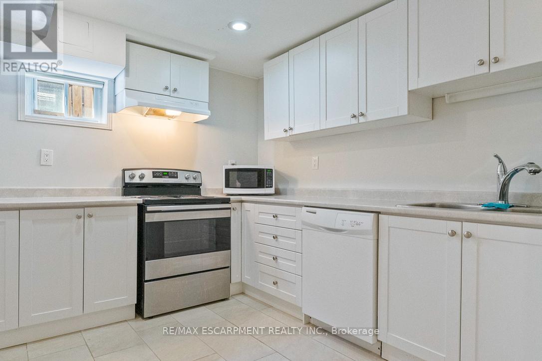 Photo 33 of 2749 Truscott Drive, Mississauga ON
