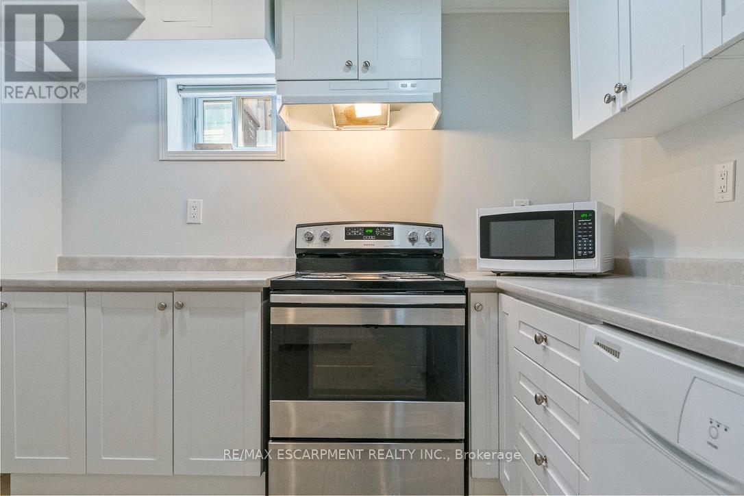 Photo 35 of 2749 Truscott Drive, Mississauga ON