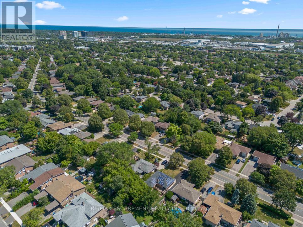 Photo 4 of 2749 Truscott Drive, Mississauga ON