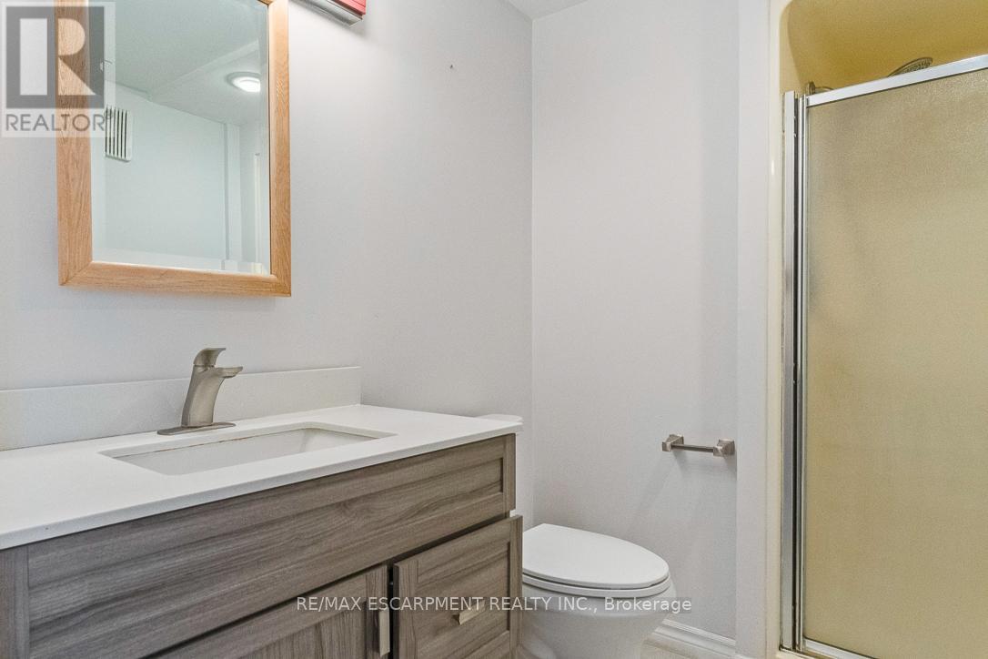 Photo 40 of 2749 Truscott Drive, Mississauga ON