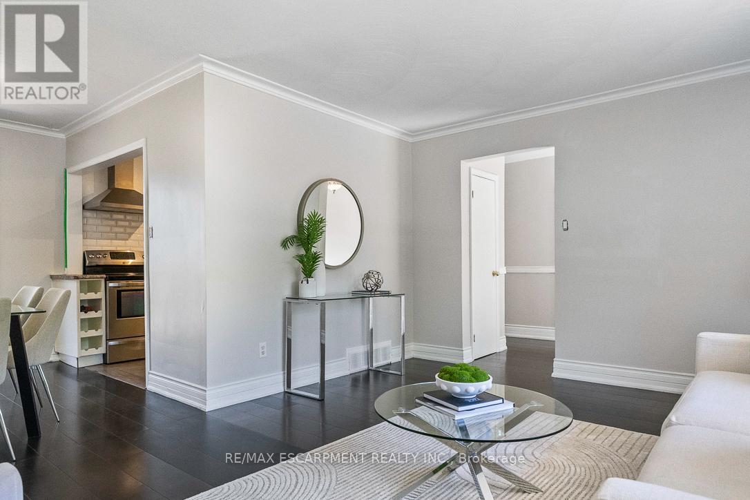 Photo 9 of 2749 Truscott Drive, Mississauga ON