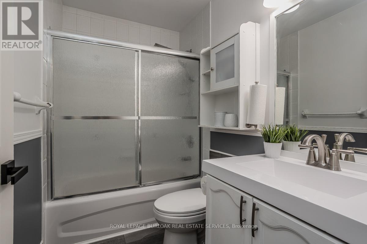 Photo 19 of 4336 Fairview Street, Burlington ON