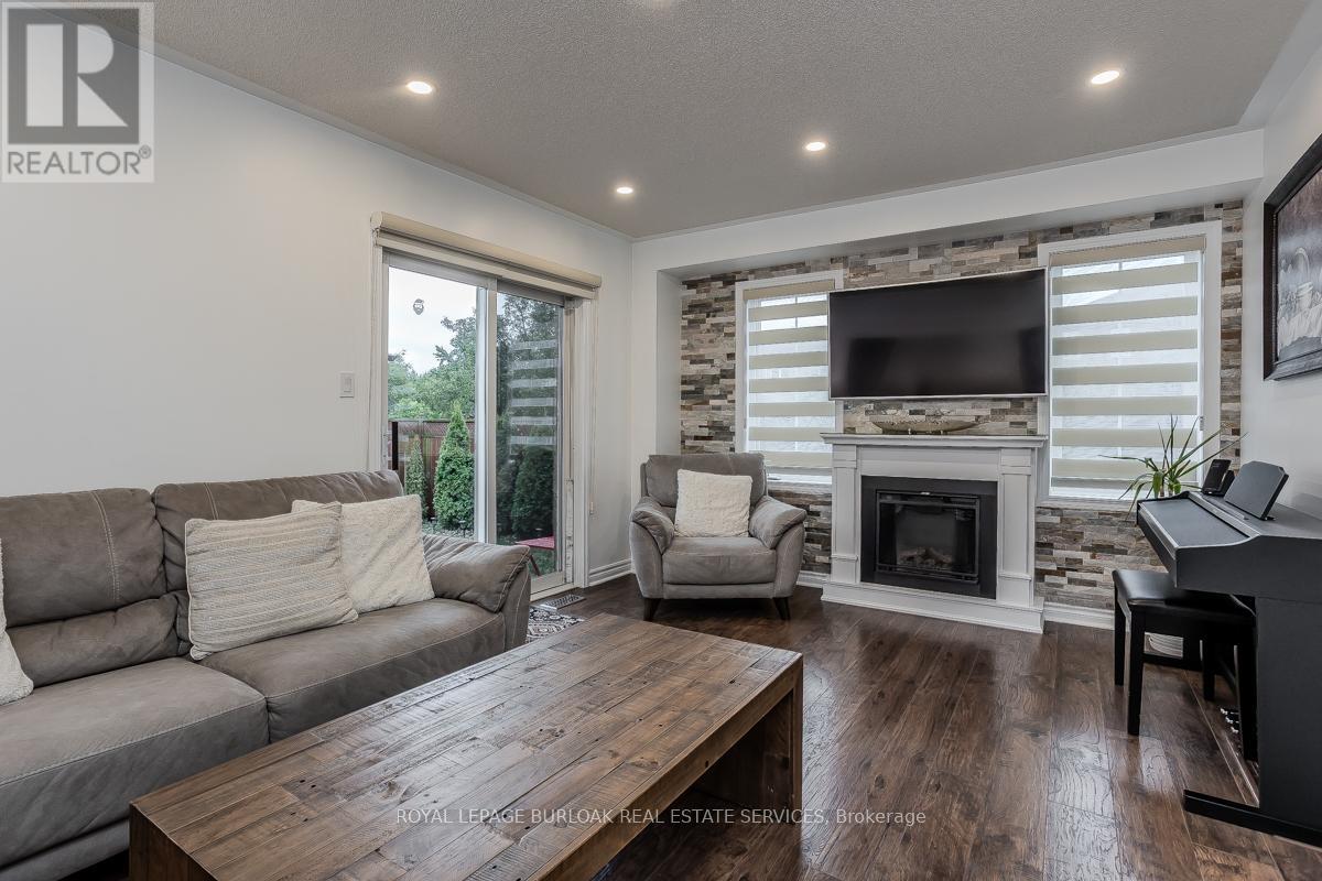 Photo 7 of 4336 Fairview Street, Burlington ON