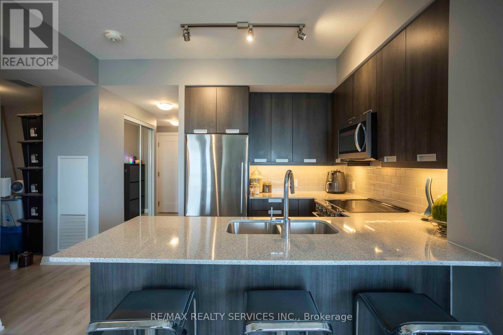 Photo 12 of 918 35 Watergarden Drive W, Mississauga ON