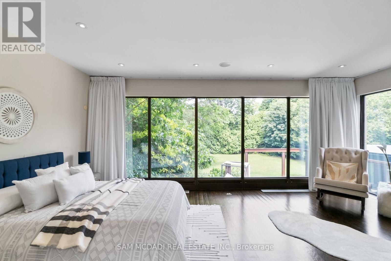 Photo 2 of 1287 Birchview Drive, Mississauga ON