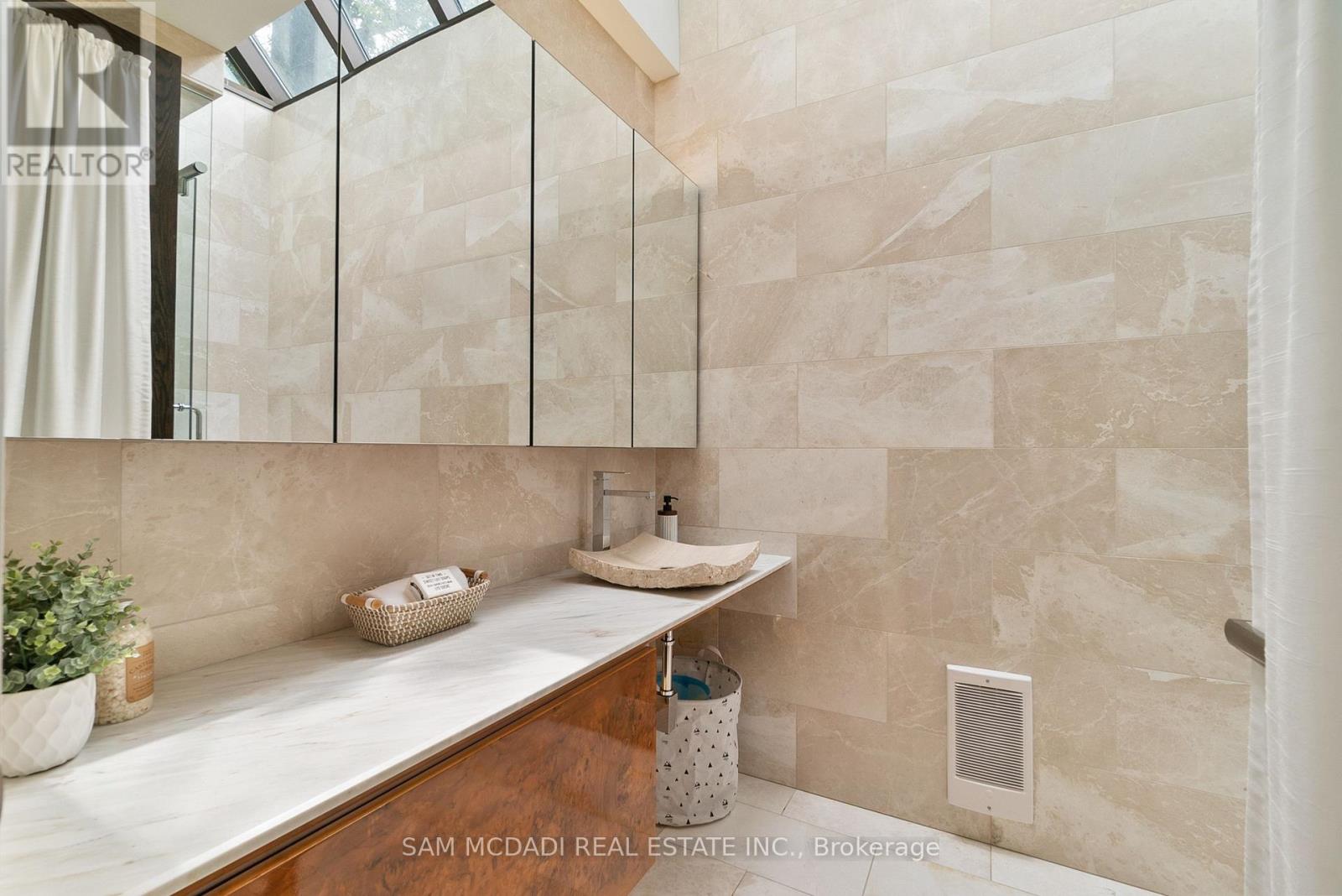 Photo 15 of 1287 Birchview Drive, Mississauga ON