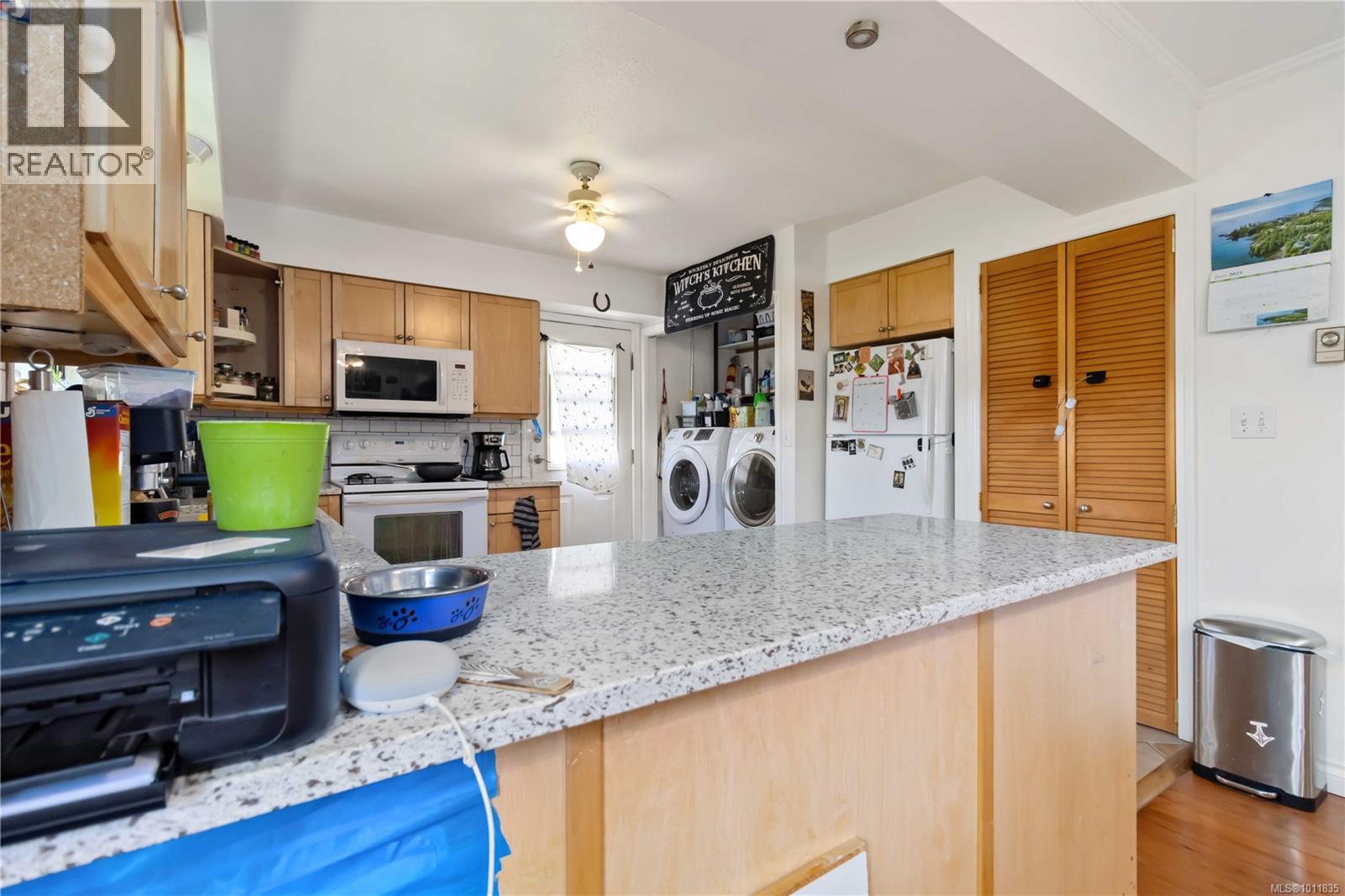 Photo 11 of 4131 Barrington Rd, Saanich BC