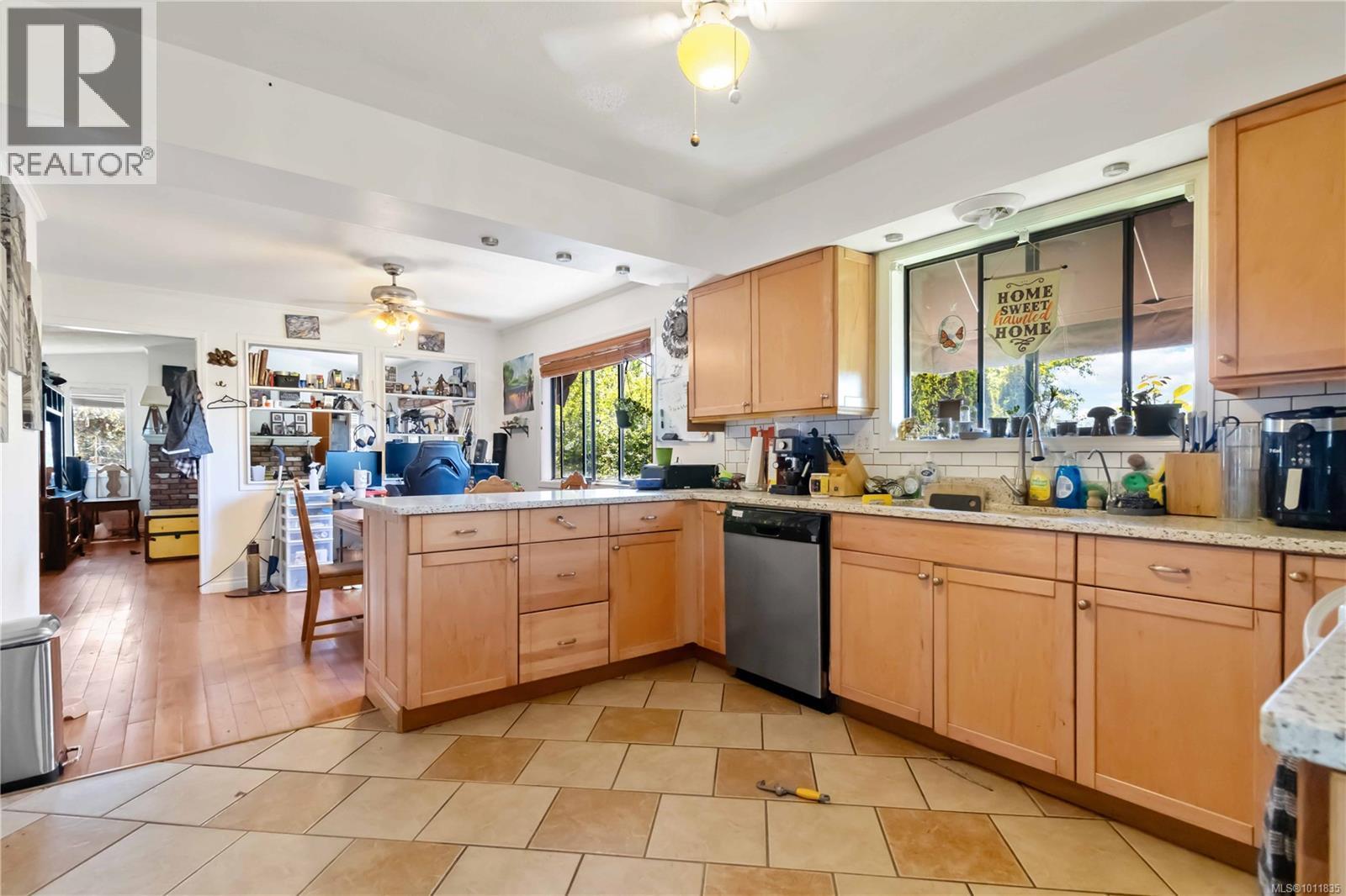 Photo 12 of 4131 Barrington Rd, Saanich BC