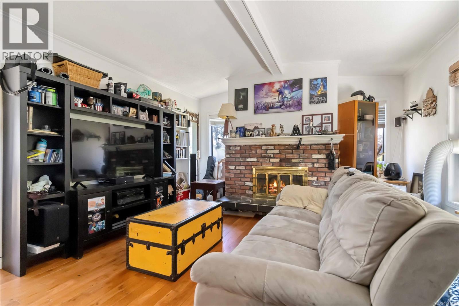 Photo 7 of 4131 Barrington Rd, Saanich BC