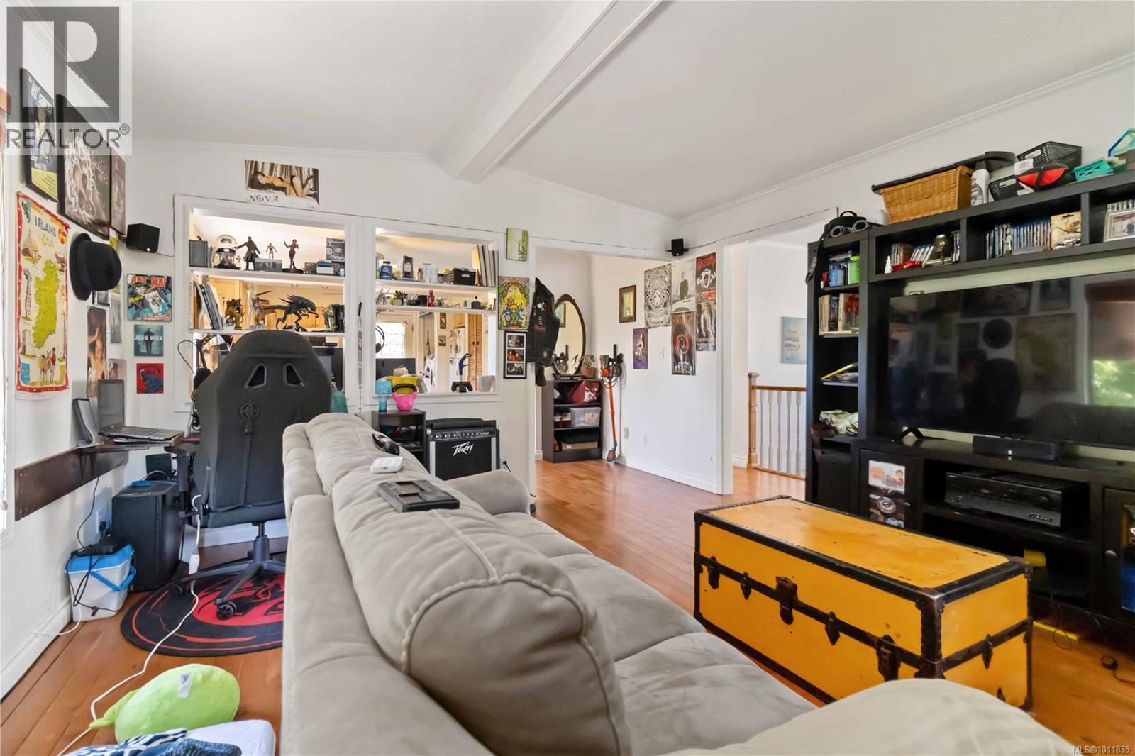 Photo 9 of 4131 Barrington Rd, Saanich BC