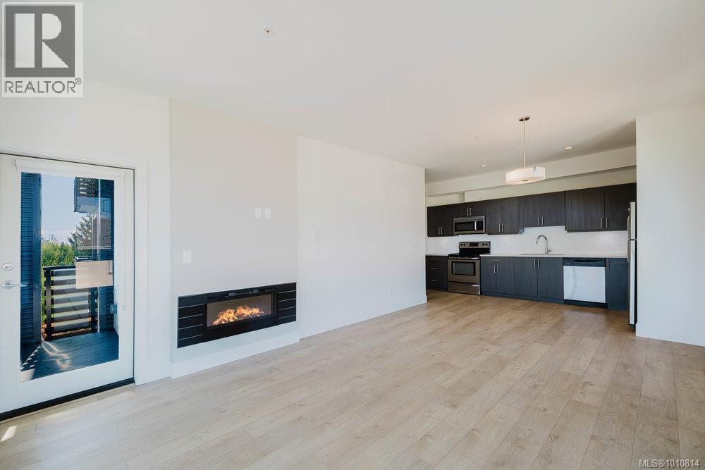Photo 6 of 301 317 Burnside Rd E, Victoria BC