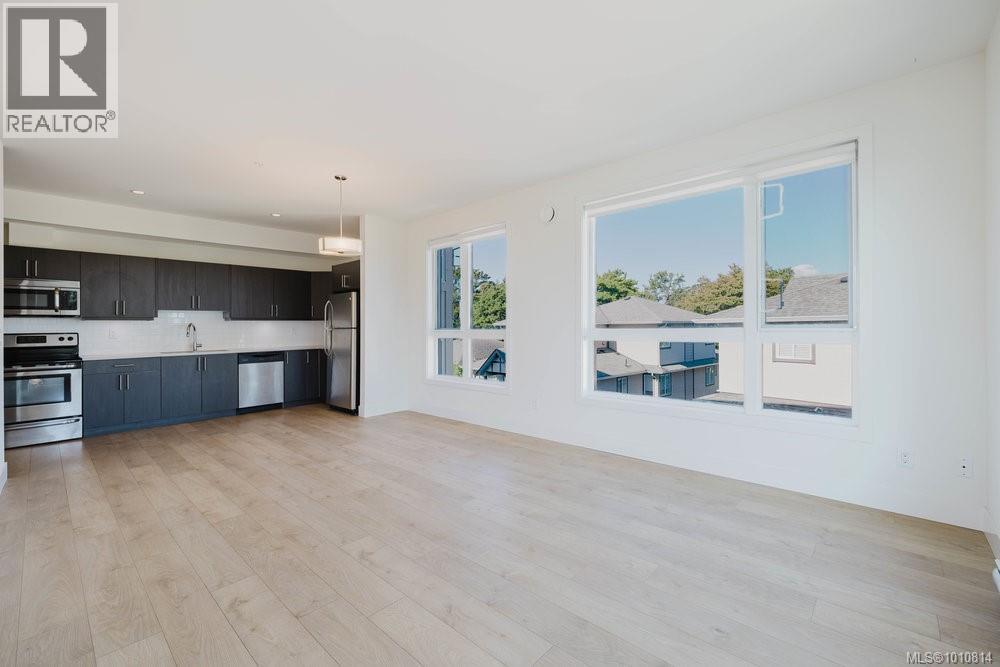 Photo 7 of 301 317 Burnside Rd E, Victoria BC