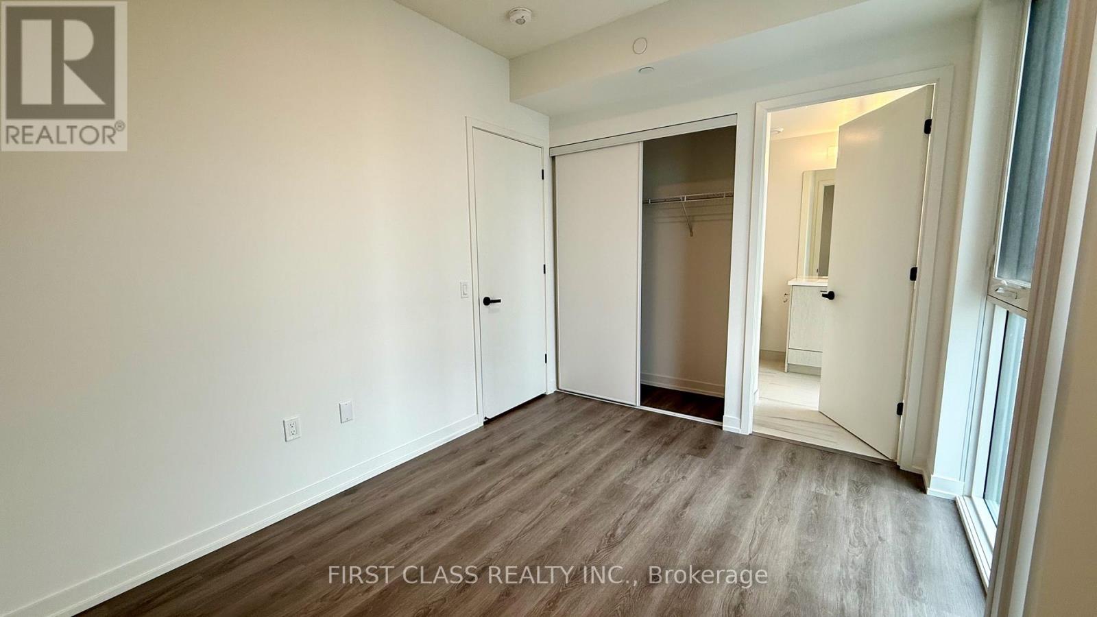Photo 22 of 2512 28 Interchange Way, Vaughan ON