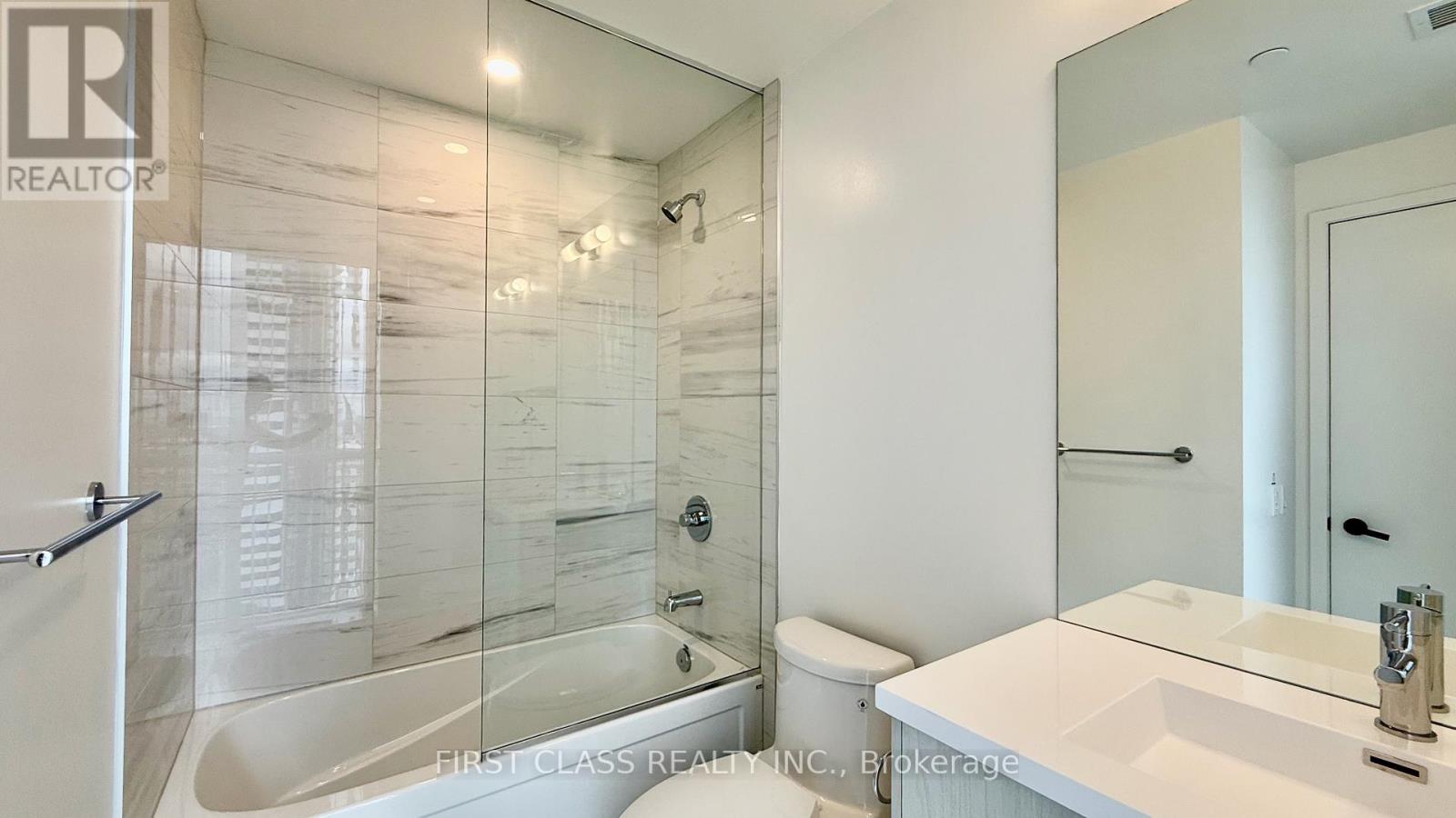 Photo 23 of 2512 28 Interchange Way, Vaughan ON